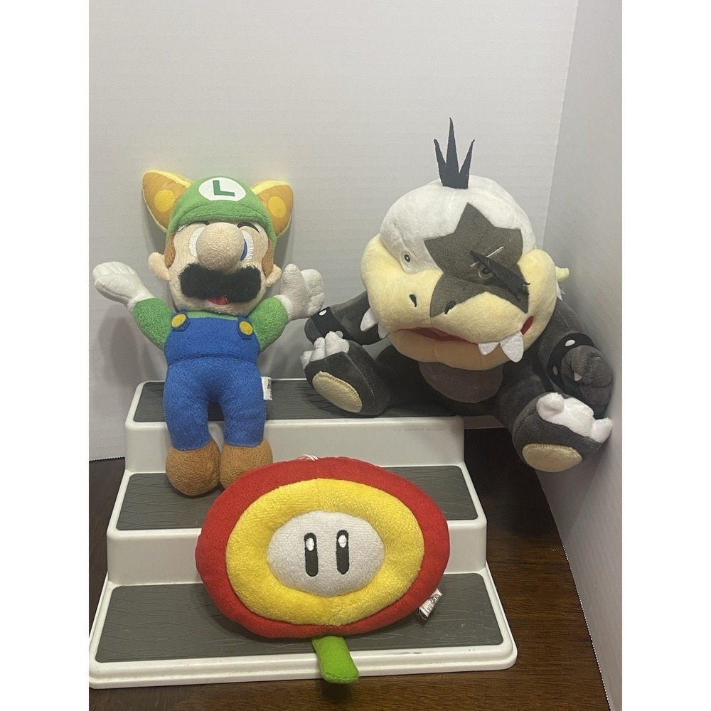 Lot of 3 Plush Nintendo Super Mario Brothers